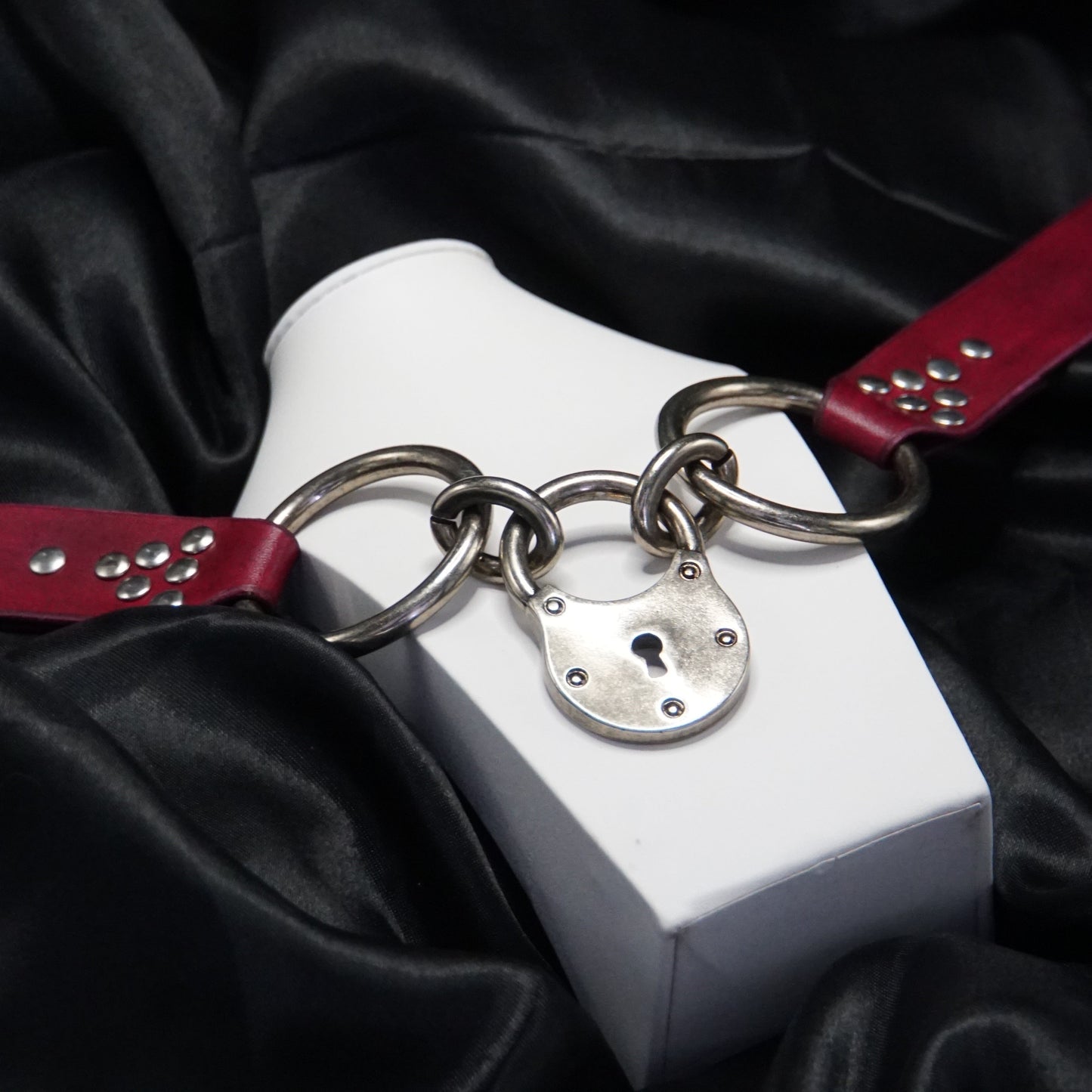 "CLEVY" BORDEAUX COLLIER CADENAS